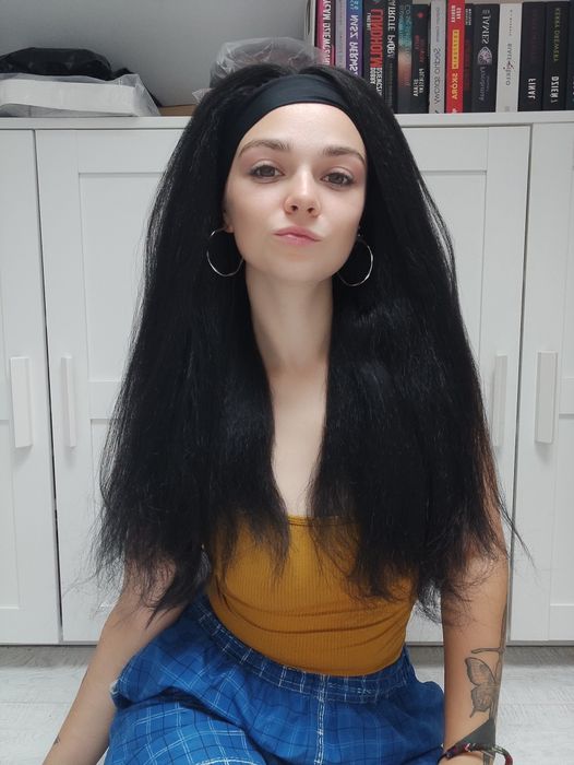 Czarna peruka jak prawdziwa gęsta wysoka jakość na opasce