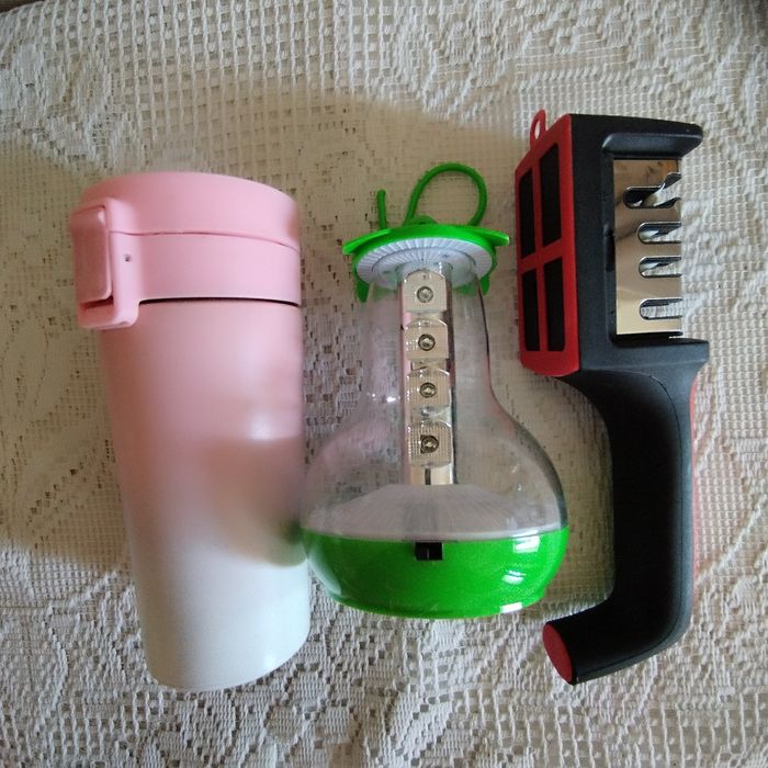 Кемпинговый фонарь,точилка и термочашка