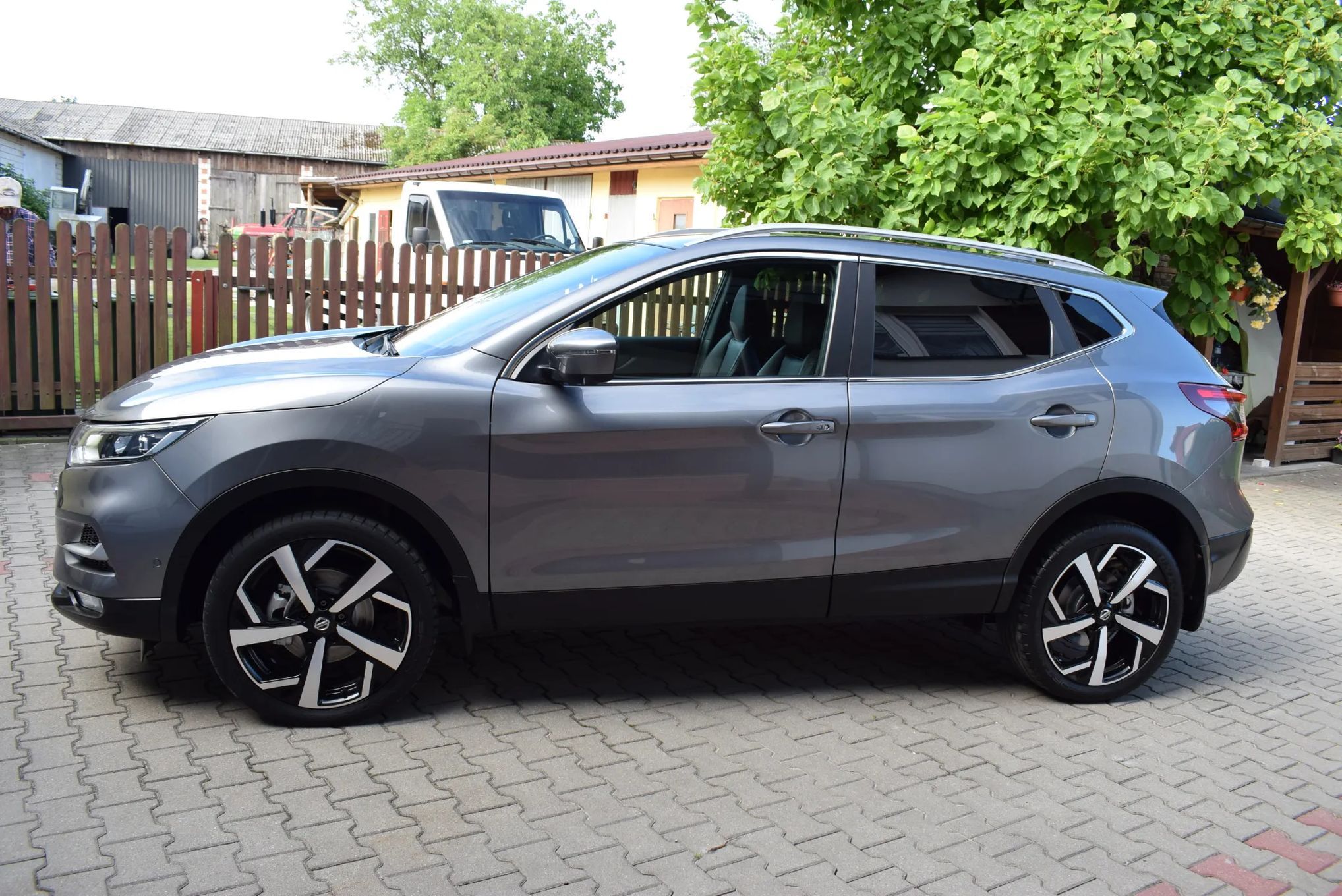 Nissan Qashqai Benzyna_Turbo_Automat_Full opcja_Nowe Auto