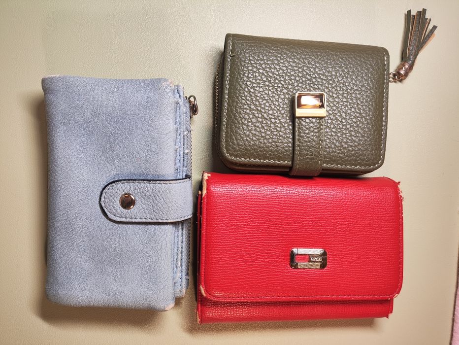 Гаманці на кнопці