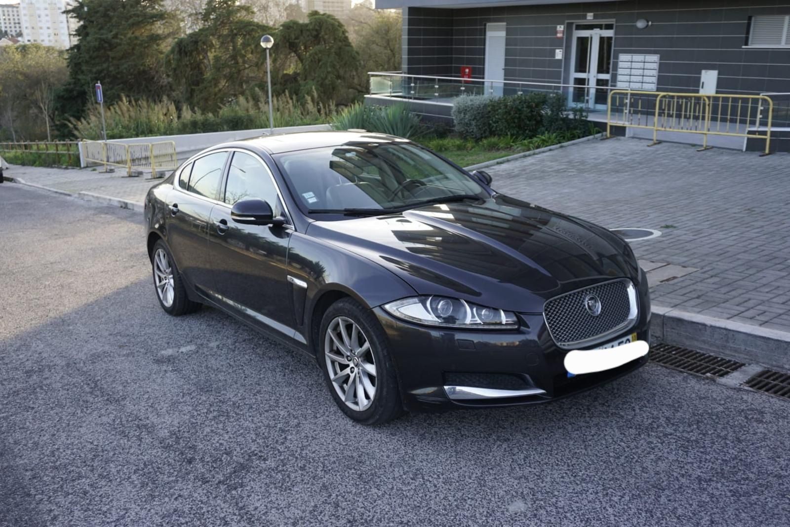 Carro Jaguar XF 2.2 D 2013 Land Rover Limited com 120.000Km