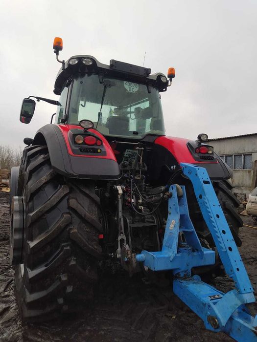 Трактор колісний Massey Ferguson