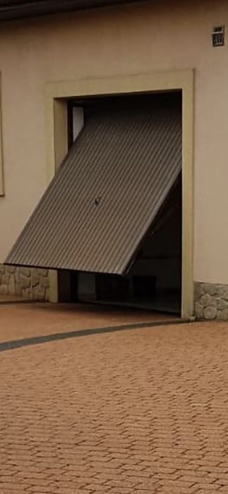 Brama garażowa  z napędem
