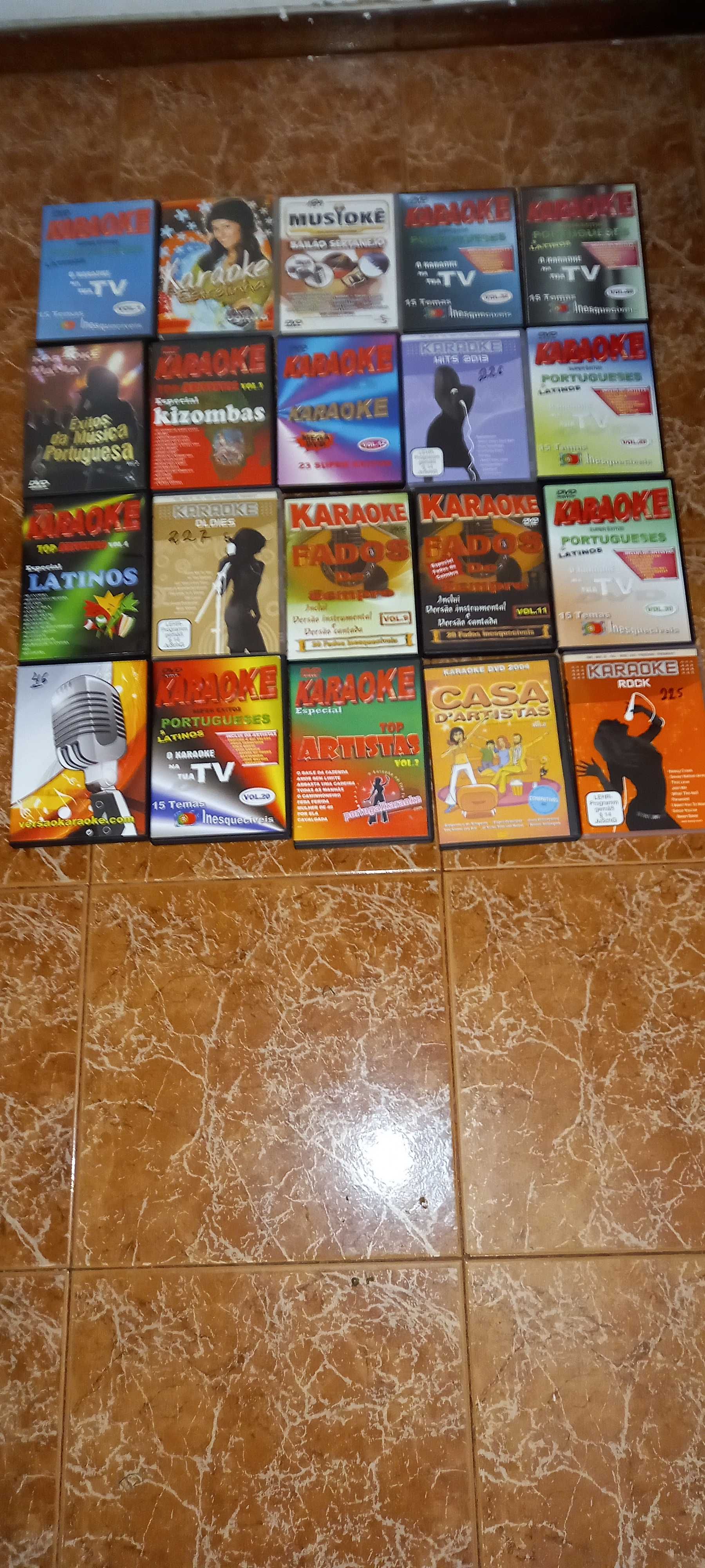 56 DVDs originais KARAOKE e copias de karaokê + jogos da PS3