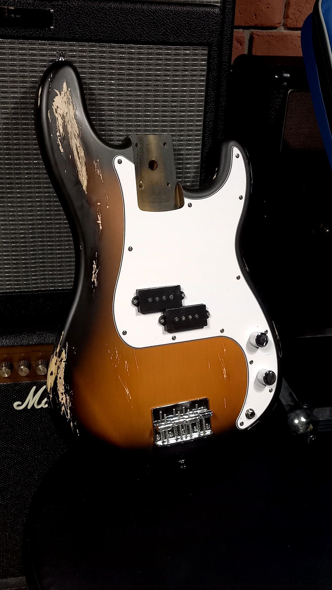 Korpus Fender Precision Bass Relic