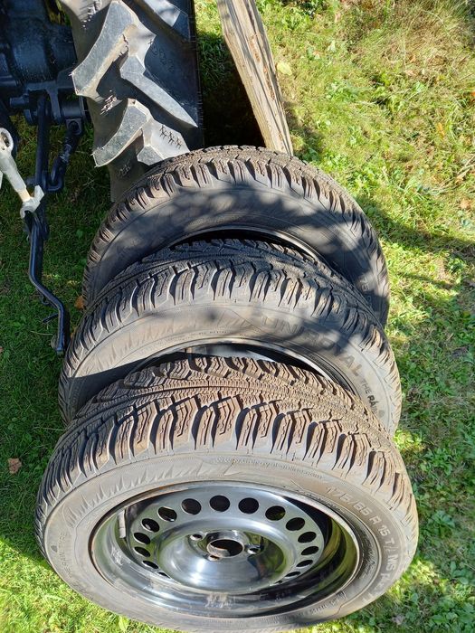 Opony zimowe na felgach stalowych 15"