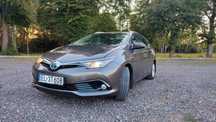 Toyota Auris Hybrid 2018 Kombi - niski przebieg