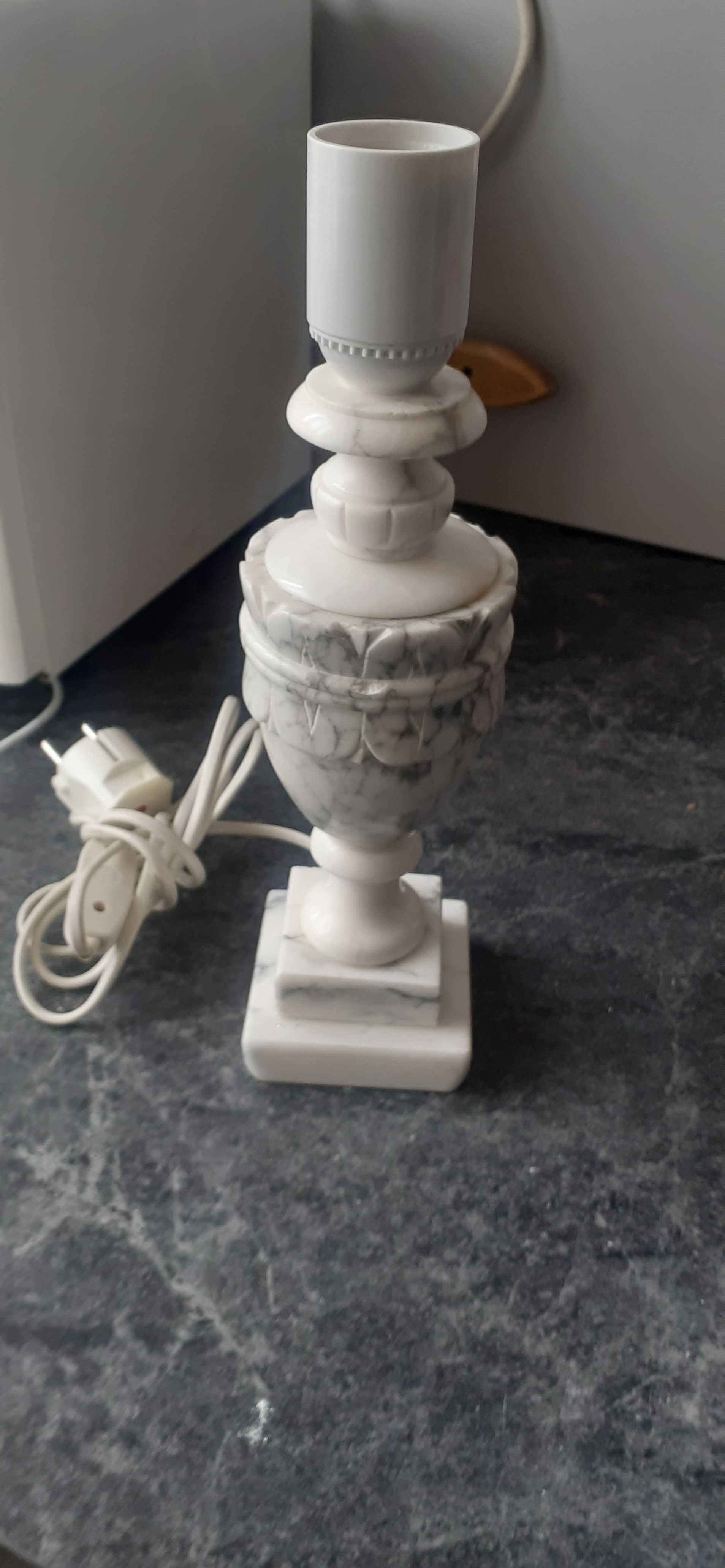 Stara lampka z alabastru