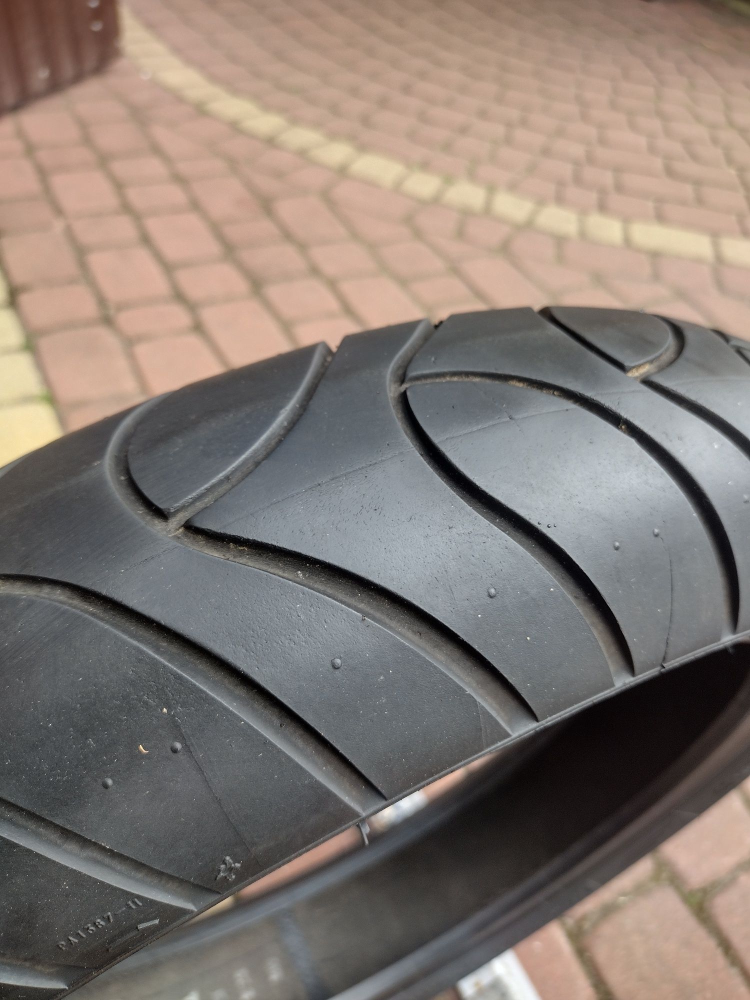 1x Opona motocyklowa MICHELIN 120/70ZR17.