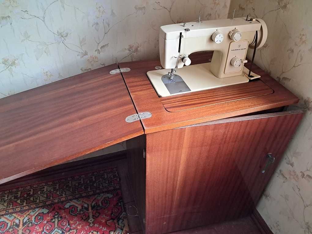 Швейна машика Чайка 142М