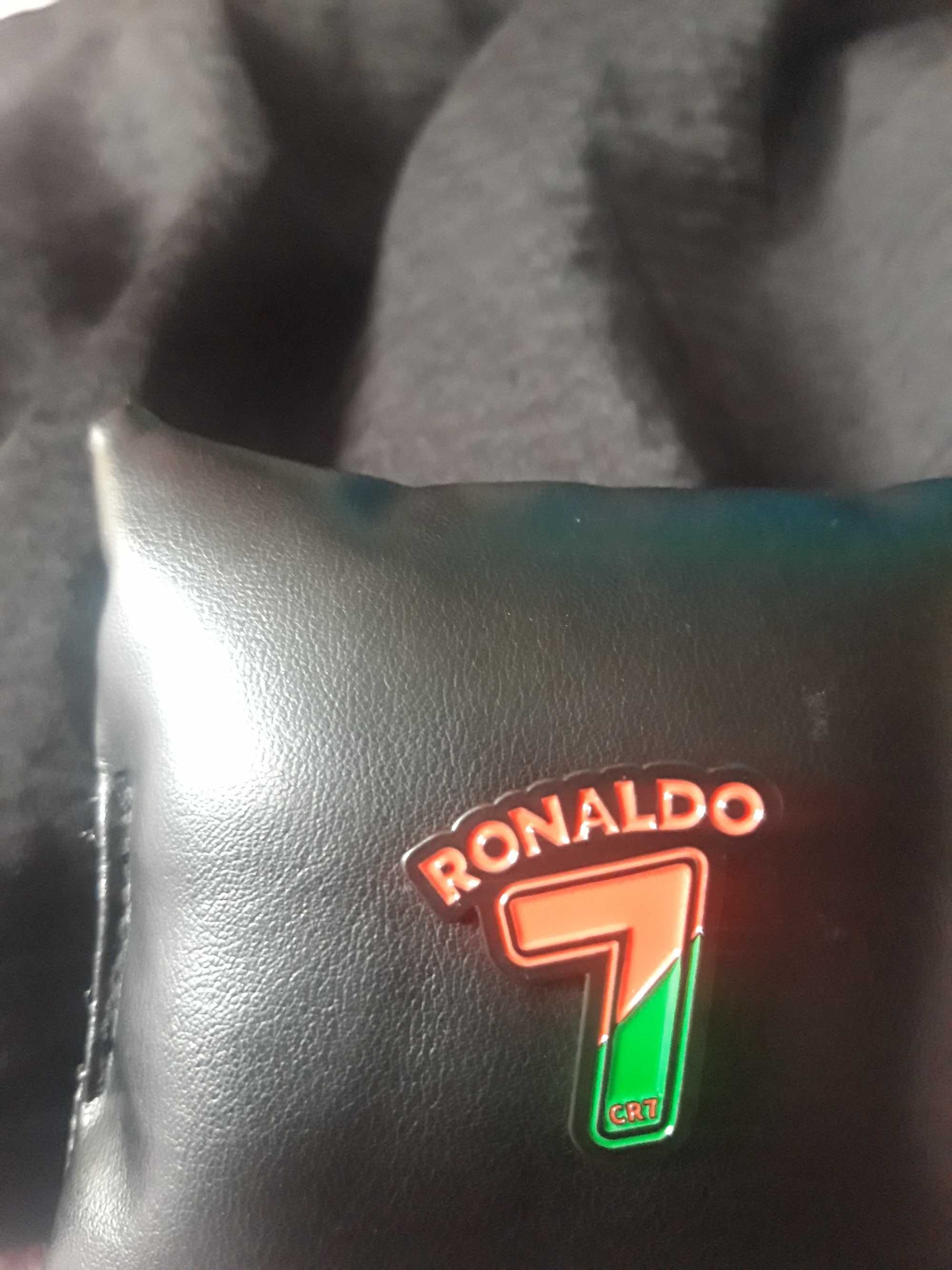 przypinka Ronaldo R7