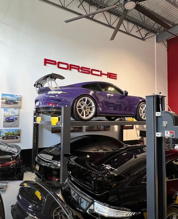 Logo emblematu dekoracyjnego Porsche Garage 911 718 Panamera GT3 Macan