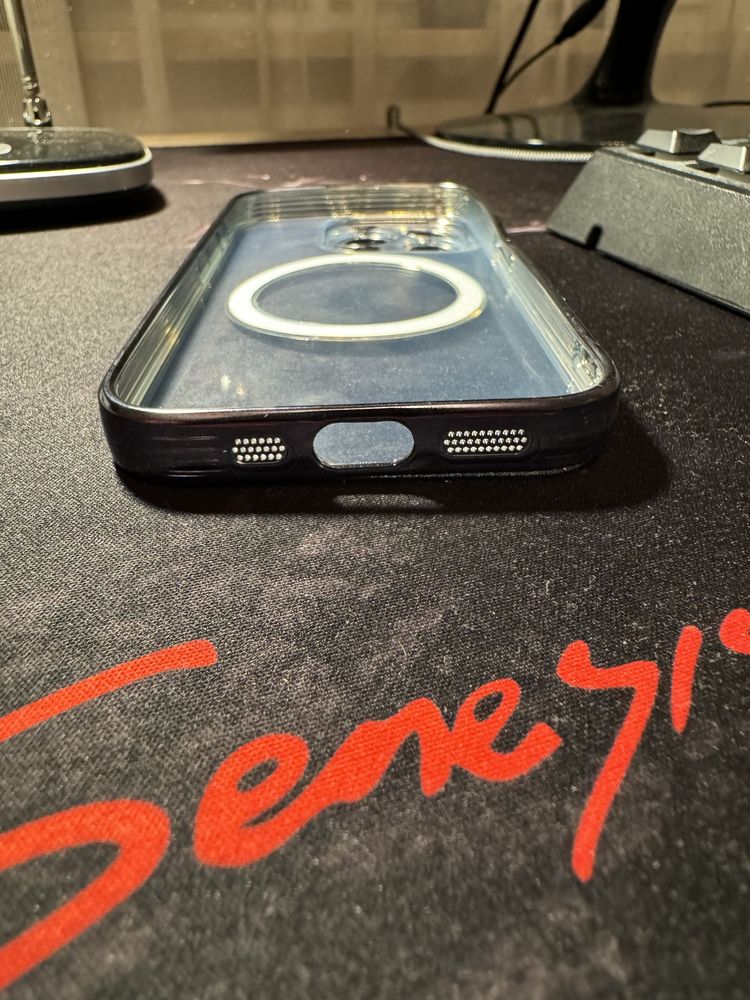 etui iphone 15 pro