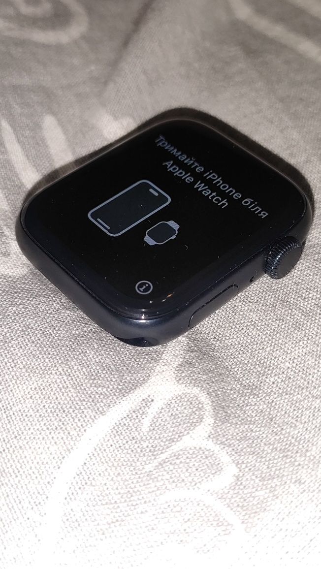 Смарт-годинник Apple Watch SE GPS 44mm Midnight Aluminium Case