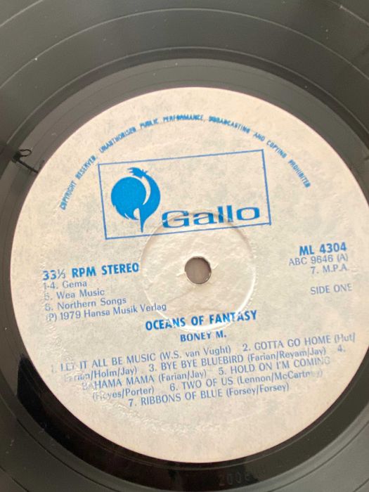 Álbum em vinil: Boney M - Oceans of Fantasy, editado em 1979