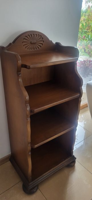 Komoda z orzecha włoskiego