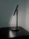 Candeeiro de mesa LED em aluminio / minimalista / com USB