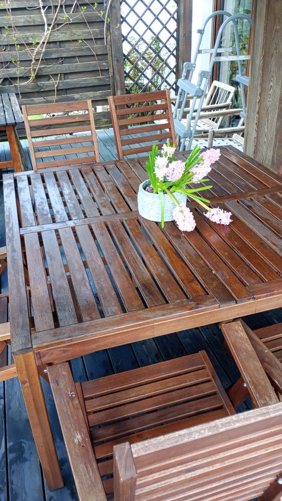 Stół drewniany plus 6 krzeseł ogrodowych st.bdb