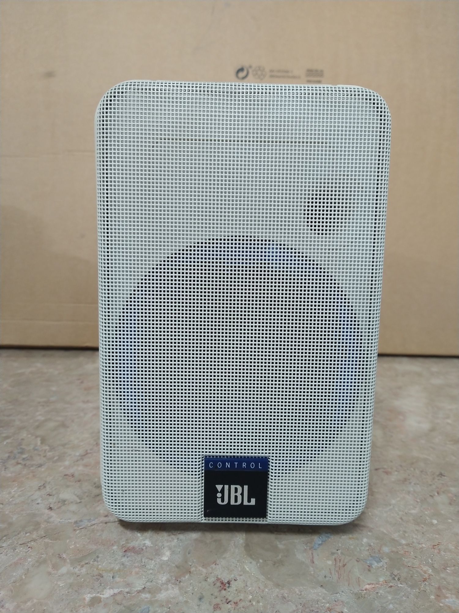 Colunas JBL Control modelo CM40