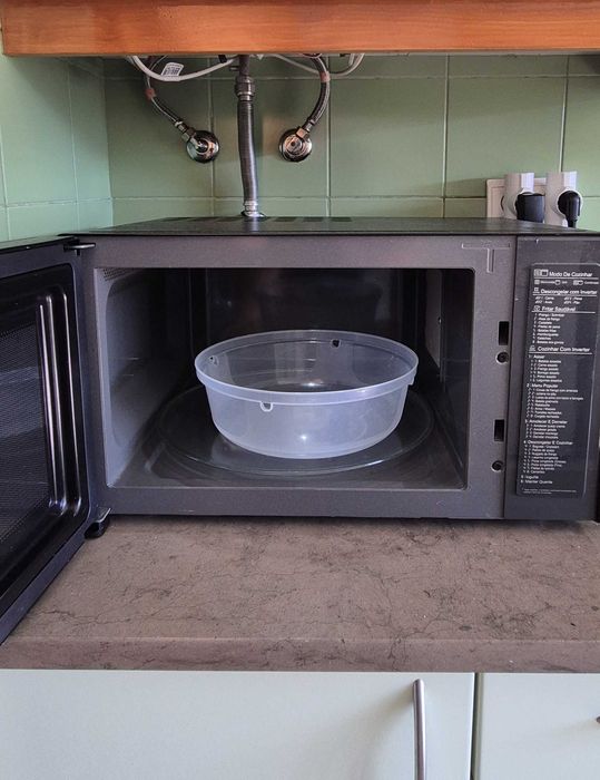 Micro-ondas LG com Grill NeoChef 1200W e 32 Litros