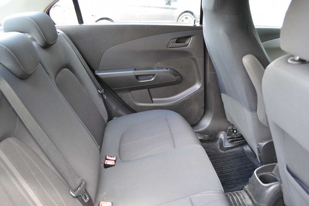 Chevrolet Aveo//Sonic T300 в седані