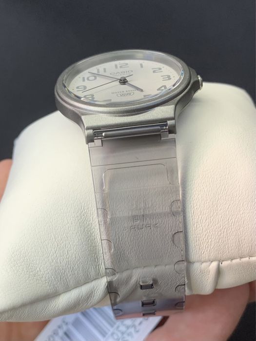 Годинник жіночий Casio MQ-24S-8B Оригінал Гарантія Часы женские