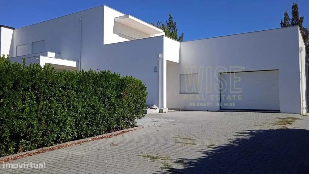 Moradia T4 em Travanca de Lagos