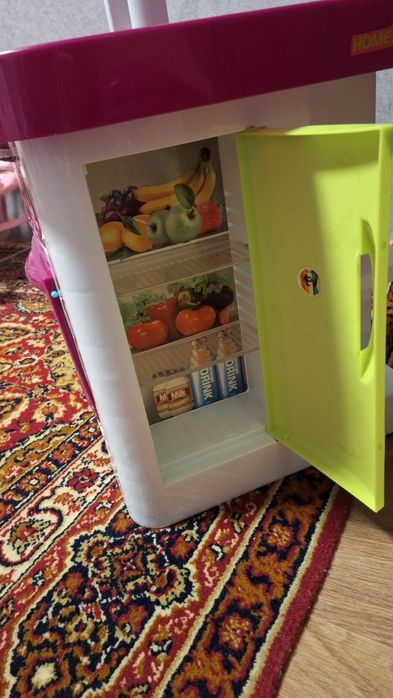 Детская пластиковая кухня