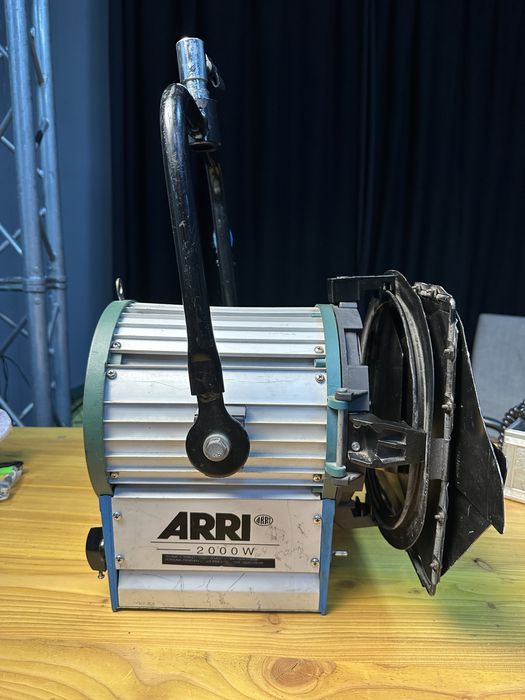 arri studio 2000w