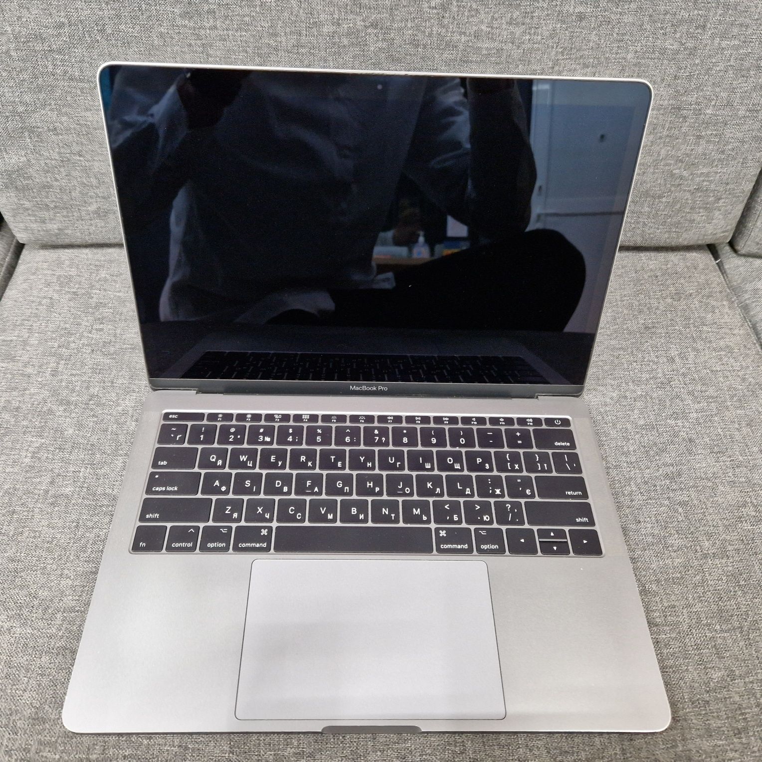 Продам MacBook Pro 2017 "a1708" i5/8gb/250gb SDD