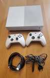 Xbox one S plus dwa pady w bardzo dobrym stanie