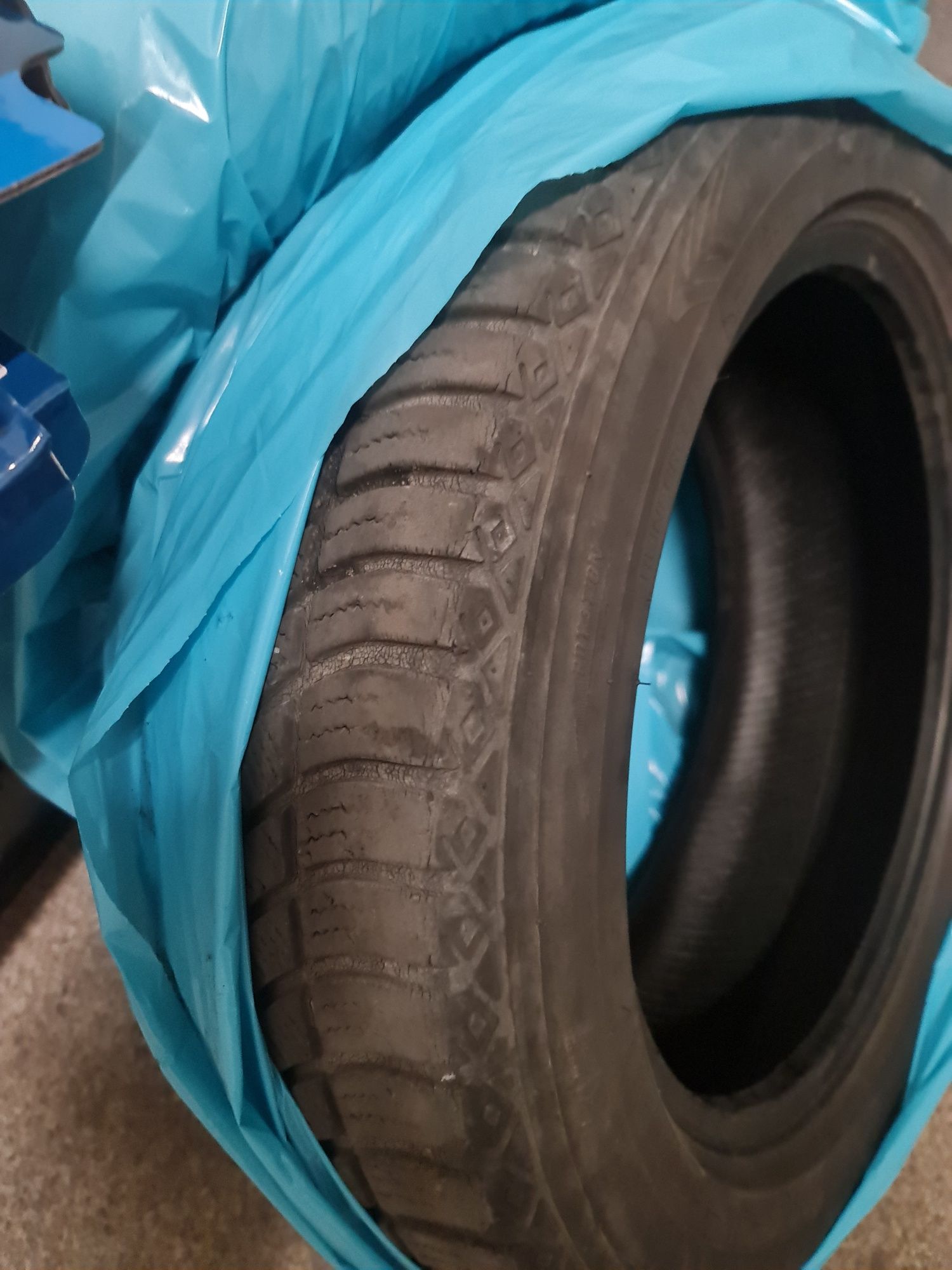 Sprzedam używane opony do samochodu