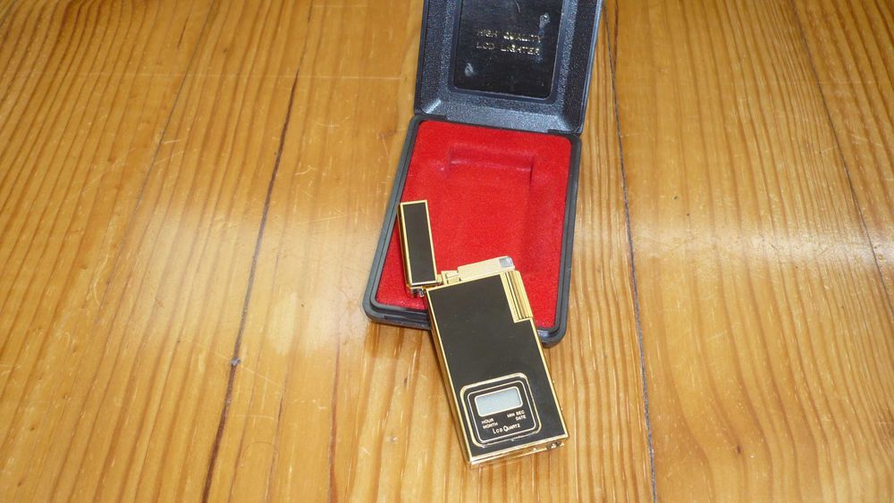 Isqueiro com Relógio Vintage - Astrosonic Lcd Lighter