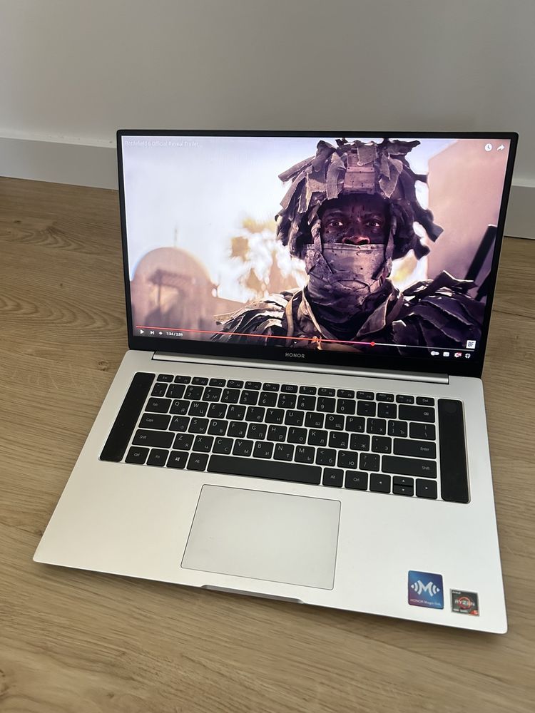 Portatil MagicBook Honor 15.6 16 GB RAM,512GB, AMD R5 4600H