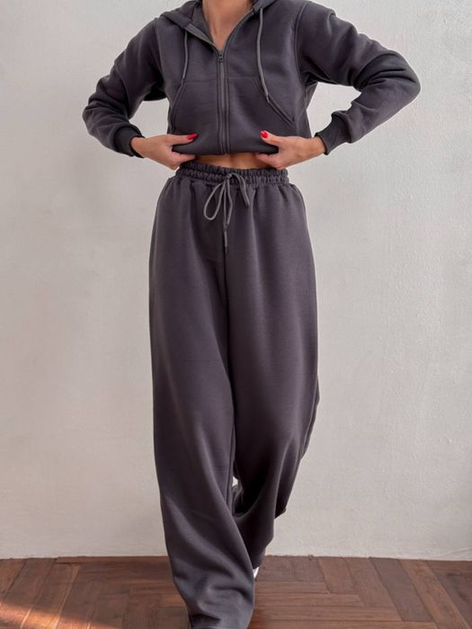 Утеплений жіночий костюм