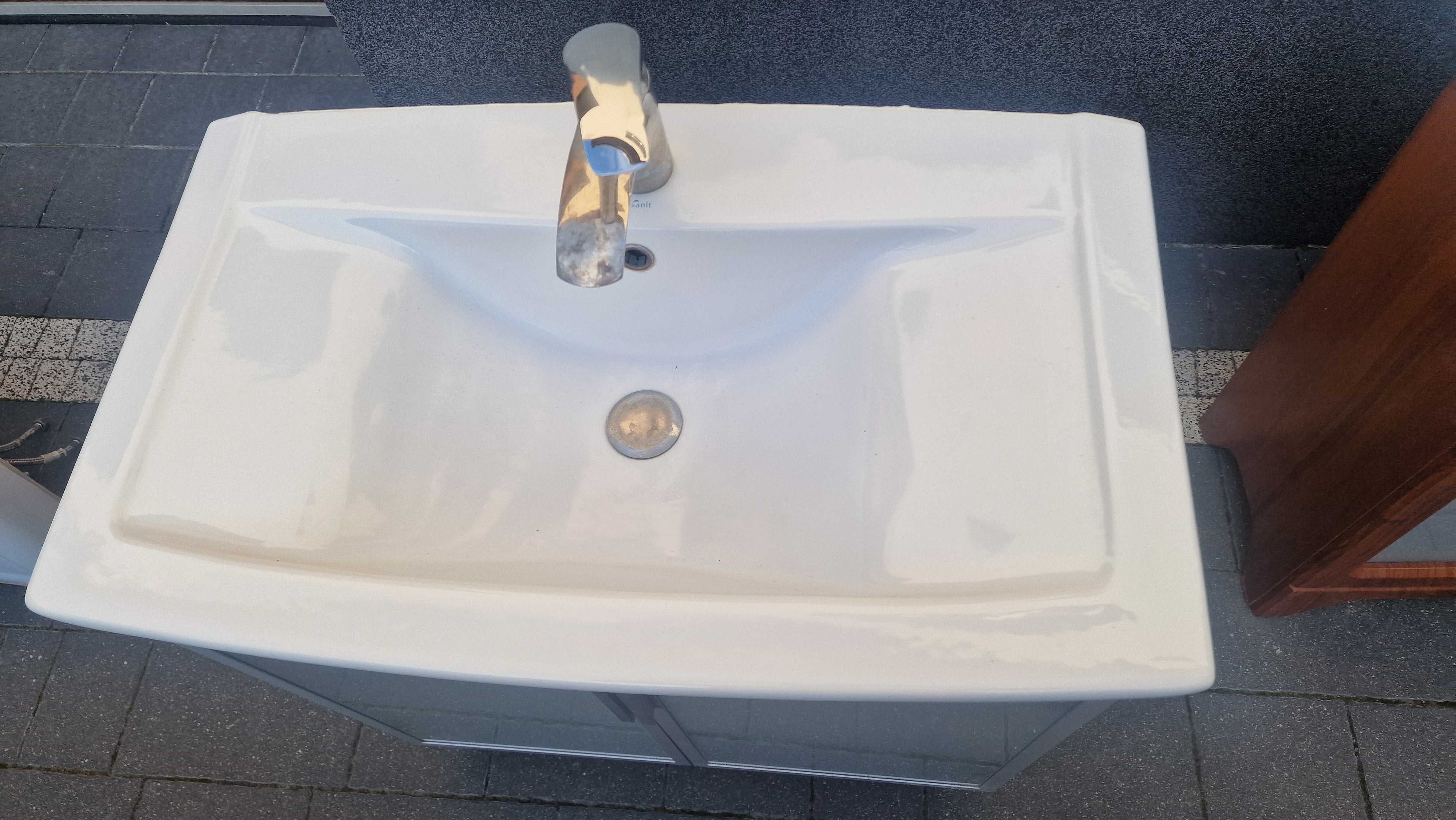 Umywalka z szafka  oraz 2 inne