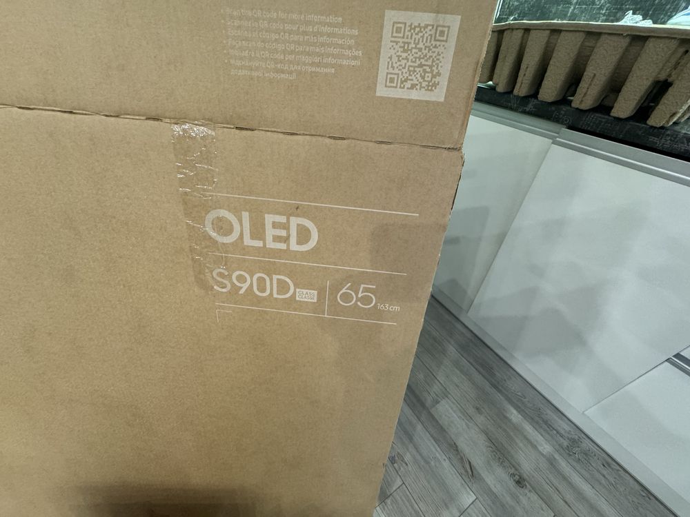 Телевізор Samsung 65"  S90D
