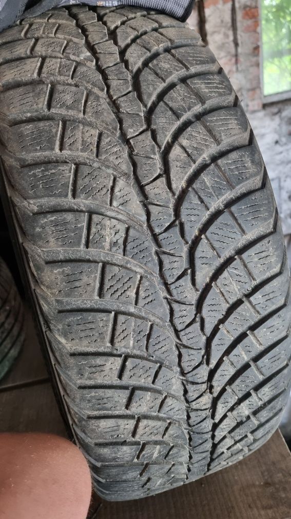 Komho wintercraft 245/45R19
