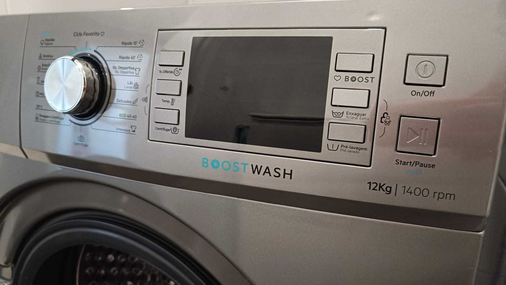 Máquina de Lavar Roupa BECKEN Boostwash (12 kg - 1400 rpm - Inox)