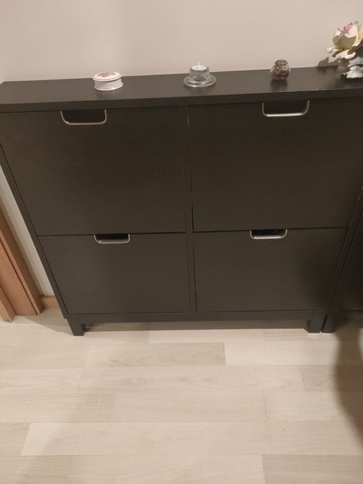 Sapateiras pretas duas