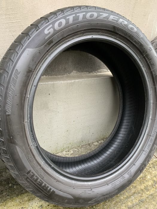 Зимова резина Pirellii 245/45/r18 2020 року