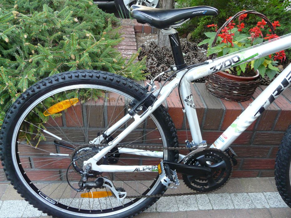 Rower TREK 3700 ALPHA Aluminium tHRRE series 26"/40- dobry stan