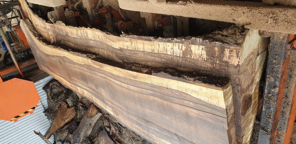 orzech włoski suchy sezonowany mokry deski foszty stół z żywicy loft
