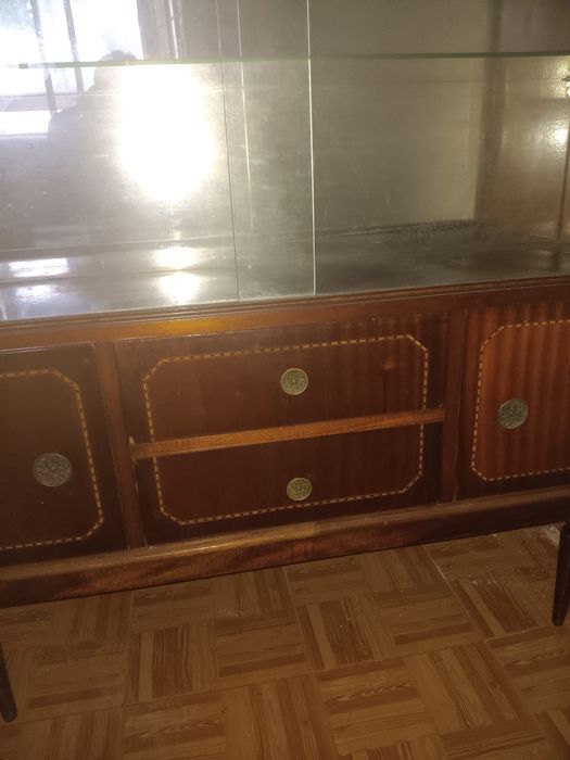 Vendo aparador e cristaleira vintagem em madeira lacada