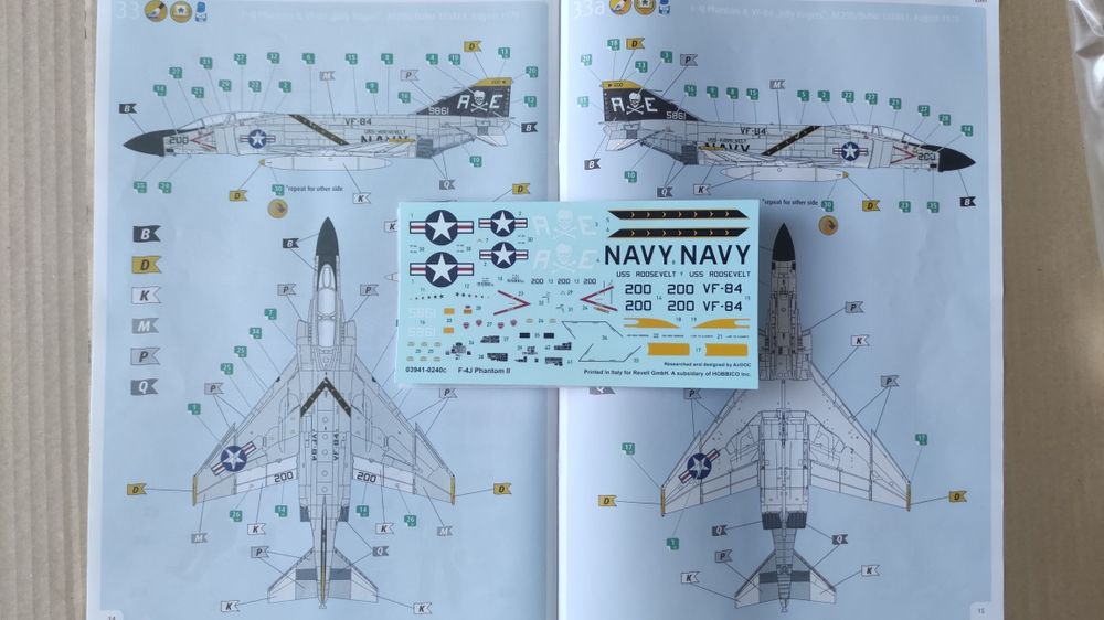 Сборная модель самолета 1:72 F-4J Phantom II  Revell 03941