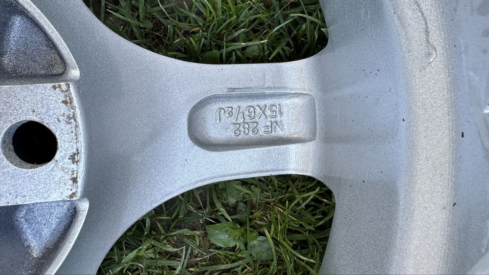 Sprzedam Alufelgi 15 stan bardzo dobry