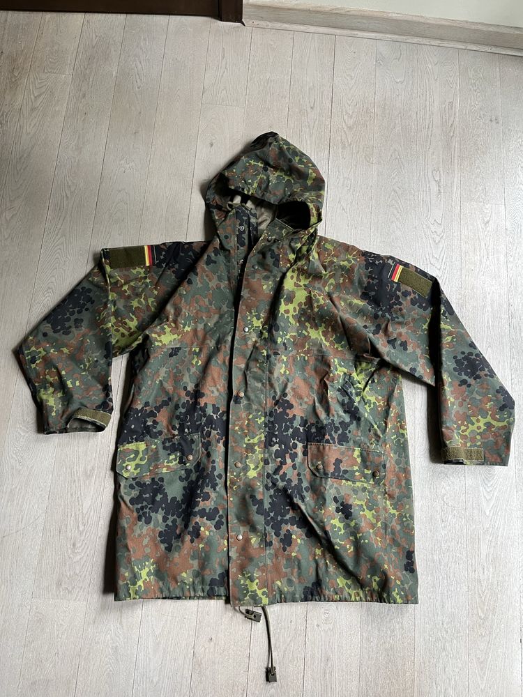 Kurtka  z kapturem i spodnie wodoodporne Flecktarn Bundeswera