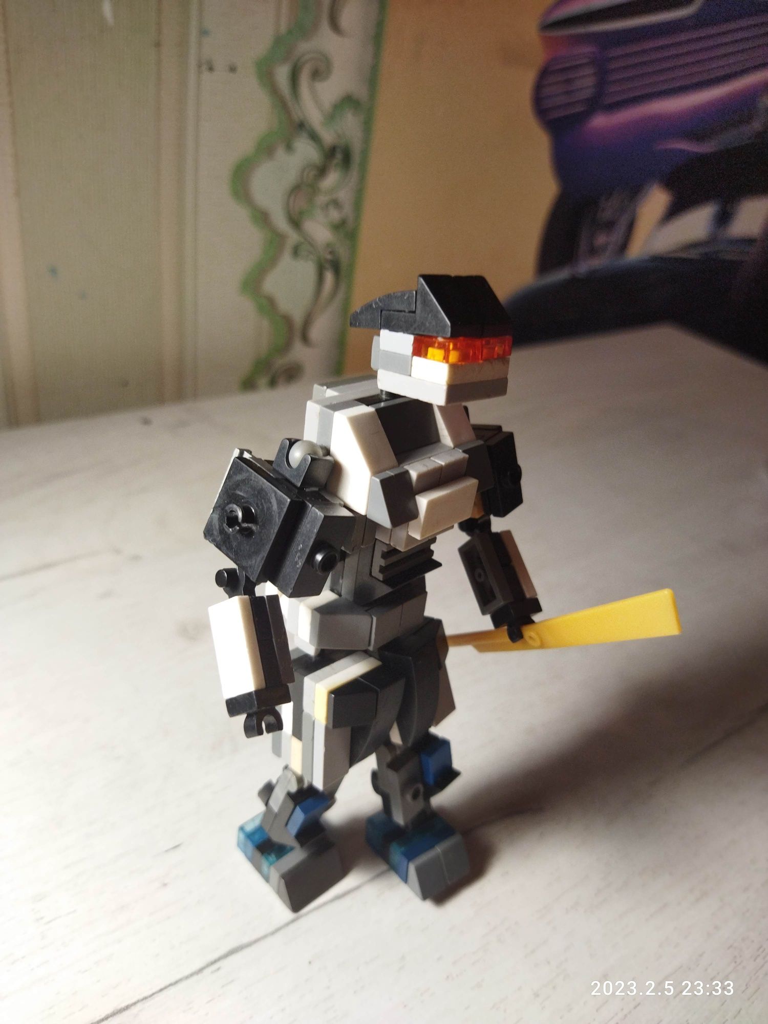 Робот с Лего, продается, Крутой робот!!!
