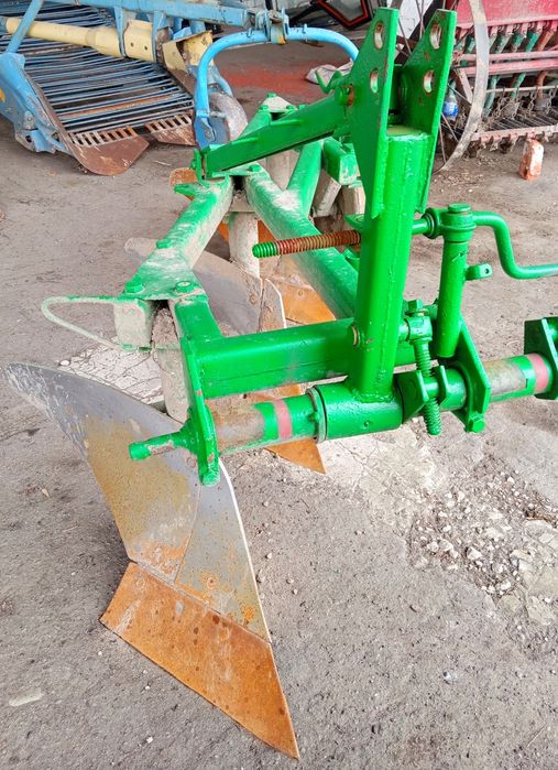 Продам польський плуг 3-30,3-35,грабалка,