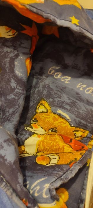 Edredão e cortinas criança.